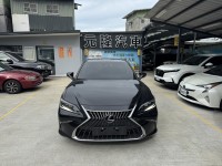 Lexus  ES 2023 Lexus ES300h(油電旗艦版)原鈑件.原價:24萬9.實車實價 | 新北市汽車商業同業公會｜TACA優良車商聯盟｜中古、二手車買車賣車公會認證保固