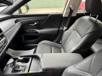 Lexus  ES 2023 Lexus ES300h(油電旗艦版)原鈑件.原價:24萬9.實車實價 | 新北市汽車商業同業公會｜TACA優良車商聯盟｜中古、二手車買車賣車公會認證保固