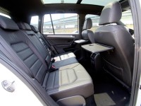 Volkswagen 福斯  Golf {原鈑件 內外如新}17年GOLF Sportsvan 280RLine白 | 新北市汽車商業同業公會｜TACA優良車商聯盟｜中古、二手車買車賣車公會認證保固