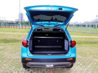 Suzuki  Vitara {原鈑件 保固中}22年 VITARA1.4油電~豐隆嚴選0頭款低月付專案 | 新北市汽車商業同業公會｜TACA優良車商聯盟｜中古、二手車買車賣車公會認證保固
