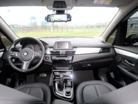 BMW/ 寶馬  2 SERIES  218i {才跑5.6萬}17年218 AT 銀~豐隆嚴選0頭款低月付專案 | 新北市汽車商業同業公會｜TACA優良車商聯盟｜中古、二手車買車賣車公會認證保固