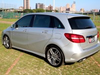 Mercedes-Benz/賓士   B-CLASS  B180 {ACC跟車 只跑9萬}18年式 B180運動版 銀~風龍岩選0頭款低月付專案~ | 新北市汽車商業同業公會｜TACA優良車商聯盟｜中古、二手車買車賣車公會認證保固