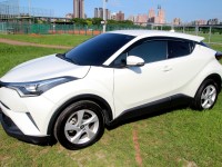 Toyota  C-HR {原鈑件 跑6萬}19年 CHR1.2白 豪華版~豐隆嚴選0頭款低月付專案 | 新北市汽車商業同業公會｜TACA優良車商聯盟｜中古、二手車買車賣車公會認證保固