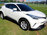 Toyota  C-HR {原鈑件 跑6萬}19年 CHR1.2白 豪華版~豐隆嚴選0頭款低月付專案 | 新北市汽車商業同業公會｜TACA優良車商聯盟｜中古、二手車買車賣車公會認證保固