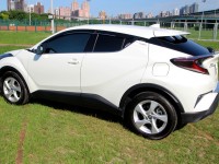 Toyota  C-HR {原鈑件 跑6萬}19年 CHR1.2白 豪華版~豐隆嚴選0頭款低月付專案 | 新北市汽車商業同業公會｜TACA優良車商聯盟｜中古、二手車買車賣車公會認證保固