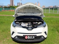 Toyota  C-HR {原鈑件 跑6萬}19年 CHR1.2白 豪華版~豐隆嚴選0頭款低月付專案 | 新北市汽車商業同業公會｜TACA優良車商聯盟｜中古、二手車買車賣車公會認證保固