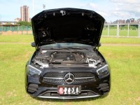 Mercedes-Benz/賓士   E-CLASS  E300 {超貸80萬 總代理}22年E300 黑~豐隆嚴選0頭款低月付專案 | 新北市汽車商業同業公會｜TACA優良車商聯盟｜中古、二手車買車賣車公會認證保固