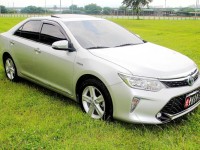 Toyota  Camry {跑10萬 內外新}18年式 CAMRY2.5 油電 銀~豐隆嚴選0頭款低月付專案 | 新北市汽車商業同業公會｜TACA優良車商聯盟｜中古、二手車買車賣車公會認證保固