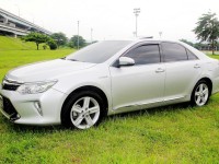 Toyota  Camry {跑10萬 內外新}18年式 CAMRY2.5 油電 銀~豐隆嚴選0頭款低月付專案 | 新北市汽車商業同業公會｜TACA優良車商聯盟｜中古、二手車買車賣車公會認證保固