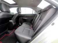 Toyota  Camry {跑10萬 內外新}18年式 CAMRY2.5 油電 銀~豐隆嚴選0頭款低月付專案 | 新北市汽車商業同業公會｜TACA優良車商聯盟｜中古、二手車買車賣車公會認證保固