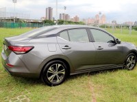 Nissan  Sentra {跑1萬 尊爵版 原漆}24年式 SENTRA1.6灰~豐隆嚴選0頭款專案 | 新北市汽車商業同業公會｜TACA優良車商聯盟｜中古、二手車買車賣車公會認證保固