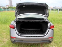 Nissan  Sentra {跑1萬 尊爵版 原漆}24年式 SENTRA1.6灰~豐隆嚴選0頭款專案 | 新北市汽車商業同業公會｜TACA優良車商聯盟｜中古、二手車買車賣車公會認證保固