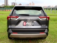 Toyota  RAV4 {才跑1.9萬 旗艦款}23年式RAV4 2.0灰~豐隆嚴選0頭款低月付專案 | 新北市汽車商業同業公會｜TACA優良車商聯盟｜中古、二手車買車賣車公會認證保固