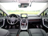 Toyota  RAV4 {才跑1.9萬 旗艦款}23年式RAV4 2.0灰~豐隆嚴選0頭款低月付專案 | 新北市汽車商業同業公會｜TACA優良車商聯盟｜中古、二手車買車賣車公會認證保固