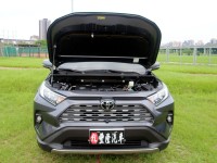 Toyota  RAV4 {才跑1.9萬 旗艦款}23年式RAV4 2.0灰~豐隆嚴選0頭款低月付專案 | 新北市汽車商業同業公會｜TACA優良車商聯盟｜中古、二手車買車賣車公會認證保固