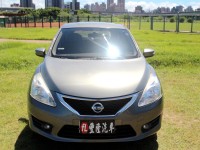 Nissan  Tiida {跑15萬 無待修}13年TIIDA1.5灰~豐隆嚴選0頭款低月付專案 | 新北市汽車商業同業公會｜TACA優良車商聯盟｜中古、二手車買車賣車公會認證保固