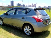 Nissan  Tiida {跑15萬 無待修}13年TIIDA1.5灰~豐隆嚴選0頭款低月付專案 | 新北市汽車商業同業公會｜TACA優良車商聯盟｜中古、二手車買車賣車公會認證保固