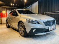 Volvo  V40 實車實價可分期V40 D4 Cross Country豪華精品代步車 | 新北市汽車商業同業公會｜TACA優良車商聯盟｜中古、二手車買車賣車公會認證保固