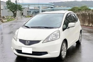 Honda Fit 一手真女用只跑8萬公里fit Vtis版本提著燈籠也找不到了 新北市汽車 商業同業公會 Taca優良車商聯盟 中古 二手車買車賣車公會認證保固