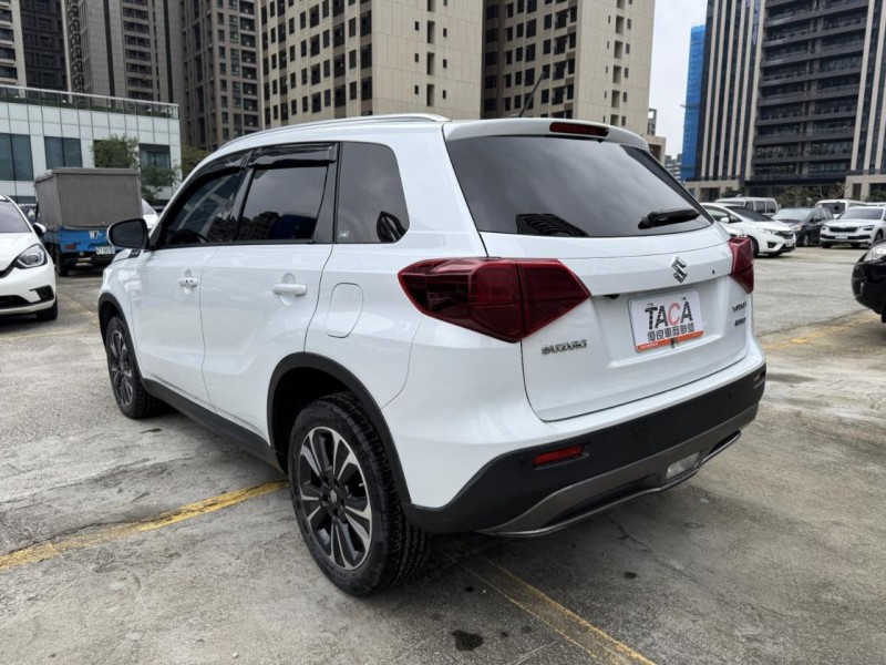 Suzuki  Vitara 輕油電休旅車 渦輪增壓 原版件 盲點偵測 Carplay | 新北市汽車商業同業公會｜TACA優良車商聯盟｜中古、二手車買車賣車公會認證保固