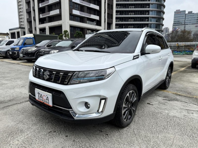 Suzuki  Vitara 輕油電休旅車 渦輪增壓 原版件 盲點偵測 Carplay | 新北市汽車商業同業公會｜TACA優良車商聯盟｜中古、二手車買車賣車公會認證保固