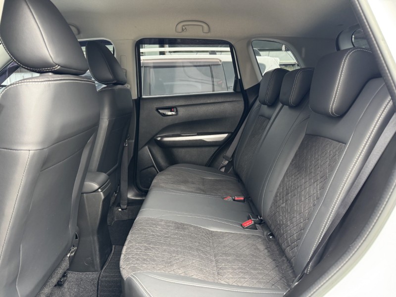 Suzuki  Vitara 輕油電休旅車 渦輪增壓 原版件 盲點偵測 Carplay | 新北市汽車商業同業公會｜TACA優良車商聯盟｜中古、二手車買車賣車公會認證保固