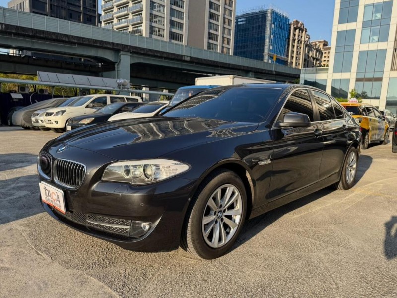 BMW/ 寶馬  5 SERIES  520i 總代理 電動天窗 電動尾門 M方向盤 一手車 | 新北市汽車商業同業公會｜TACA優良車商聯盟｜中古、二手車買車賣車公會認證保固