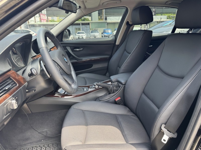 BMW/ 寶馬  3 SERIES  320i 跑6萬保證 車況氣質優 HID頭燈 導航搜尋：明旺汽車 | 新北市汽車商業同業公會｜TACA優良車商聯盟｜中古、二手車買車賣車公會認證保固