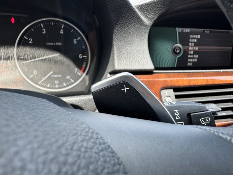 BMW/ 寶馬  3 SERIES  320i 跑6萬保證 車況氣質優 HID頭燈 導航搜尋：明旺汽車 | 新北市汽車商業同業公會｜TACA優良車商聯盟｜中古、二手車買車賣車公會認證保固