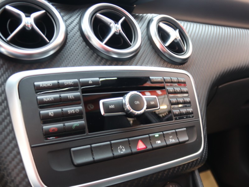 Mercedes-Benz/賓士   A-CLASS  A200 42年指標老店★0利率送鍍膜☆總代理A200 AMG 1.6運動版•一手車庫車+保證只跑7萬•倒車顯影‧九安‧跑車座椅 | 新北市汽車商業同業公會｜TACA優良車商聯盟｜中古、二手車買車賣車公會認證保固