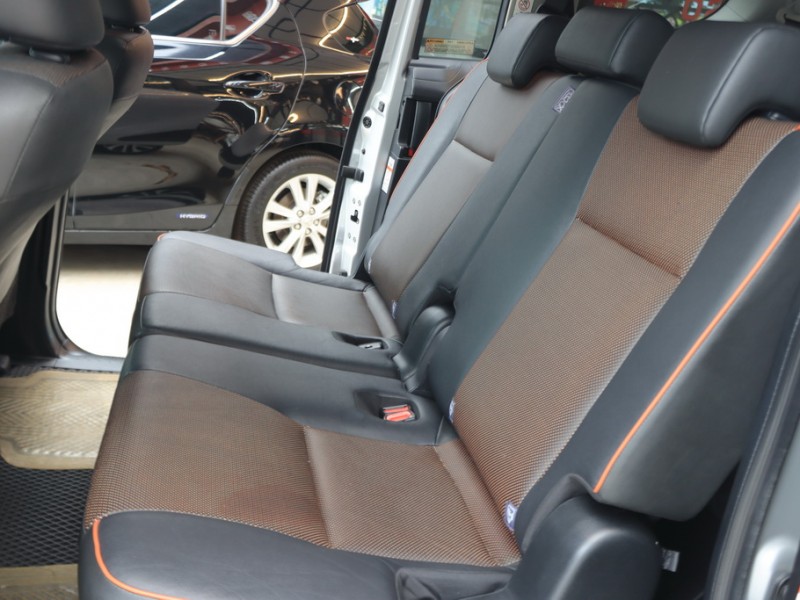 Toyota  SIENTA 金鑽店  新車88.9少見最頂級七人座客車版～1.8S‧免鑰匙•電滑門•LED頭燈‧巡跡‧倒車顯影 | 新北市汽車商業同業公會｜TACA優良車商聯盟｜中古、二手車買車賣車公會認證保固