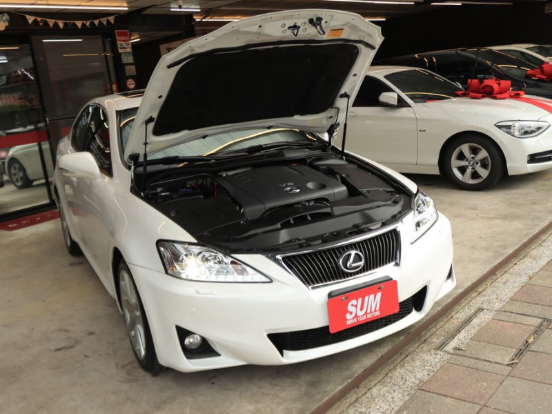 Lexus  IS 42年指標老店““★0利率送鍍膜☆小改款IS250‧免鑰匙•自用車+保證只跑13萬公里•後檔遮陽簾‧巡跡‧智慧雙恆溫 | 新北市汽車商業同業公會｜TACA優良車商聯盟｜中古、二手車買車賣車公會認證保固