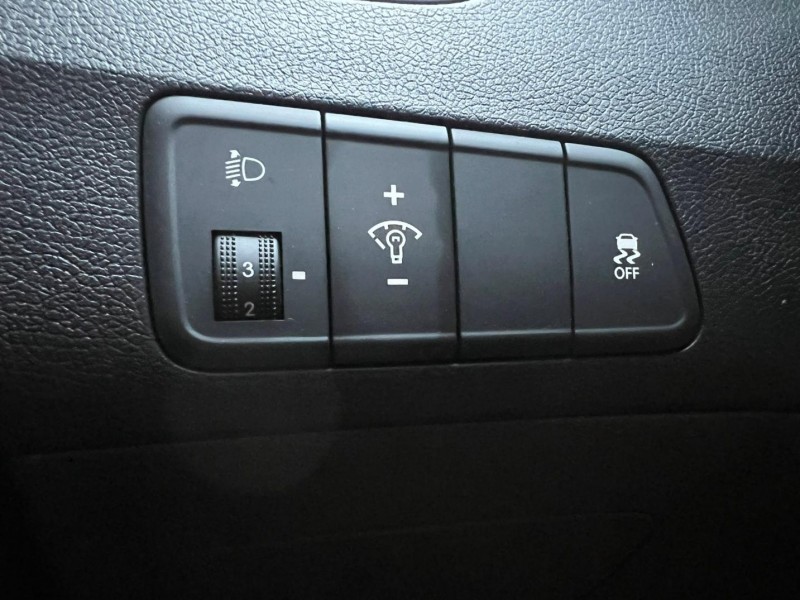 Hyundai  Elantra ELANTRA EX 稀有頂級版 | 新北市汽車商業同業公會｜TACA優良車商聯盟｜中古、二手車買車賣車公會認證保固