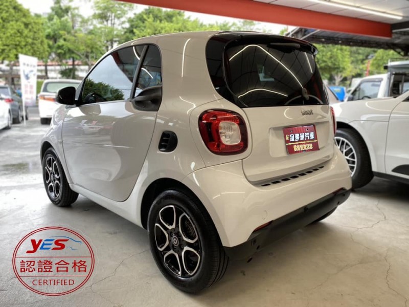 Smart  SMART FORTWO 金鑽店~總代理 SMART 1.0 Passion版 一手跑五萬.選配全景天窗.定速.方向盤快撥 | 新北市汽車商業同業公會｜TACA優良車商聯盟｜中古、二手車買車賣車公會認證保固