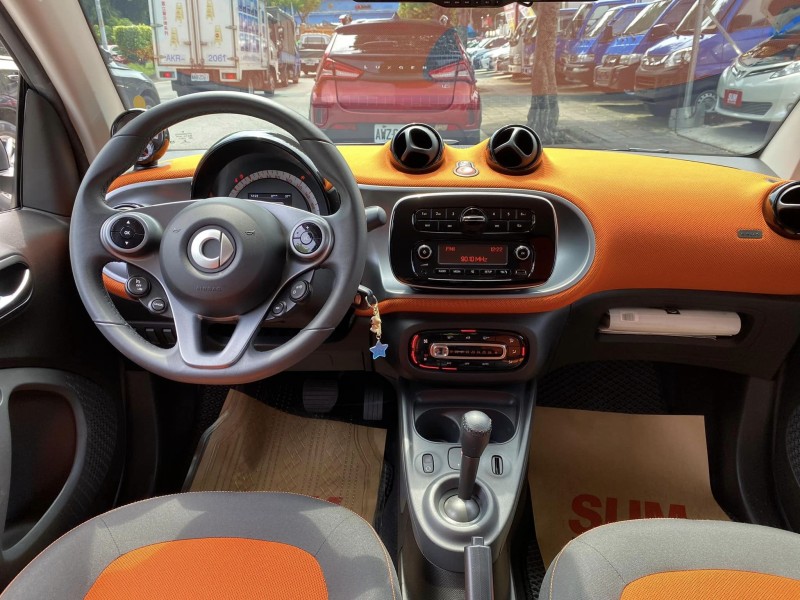 Smart  SMART FORTWO 金鑽店~總代理SMART Fortwo pass版.選配大螢幕‧一手車+跑3萬公里‧定速 | 新北市汽車商業同業公會｜TACA優良車商聯盟｜中古、二手車買車賣車公會認證保固