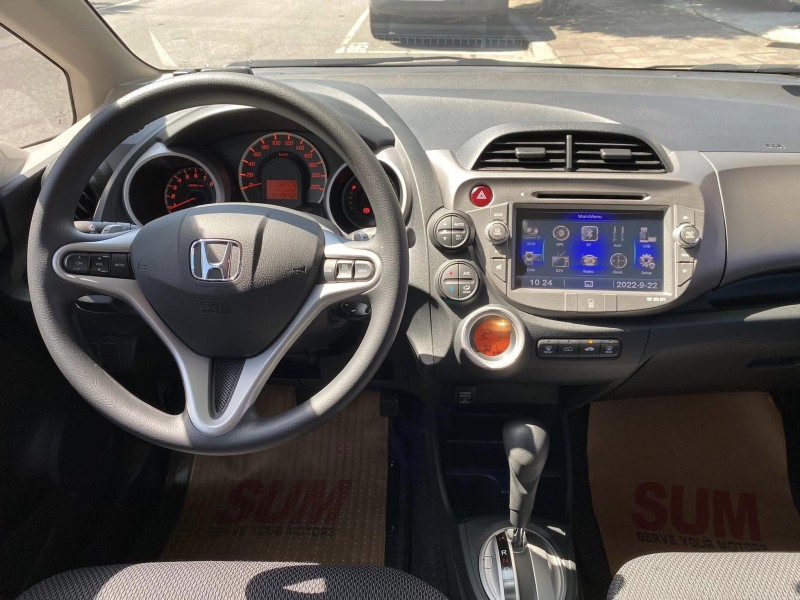 Honda  FIT 金鑽店~末代FIT 1.5 VTI-S.一手車只跑五萬公里.定速.大螢幕.手自排快撥 | 新北市汽車商業同業公會｜TACA優良車商聯盟｜中古、二手車買車賣車公會認證保固