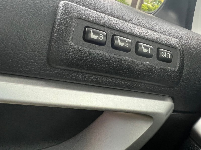Lexus  CT200H  頂級豪華版 駕駛座電動調整 雙前座電熱椅 有摸門+雨滴感應☆電動記憶椅1.8油電.一手車十安+定速 | 新北市汽車商業同業公會｜TACA優良車商聯盟｜中古、二手車買車賣車公會認證保固