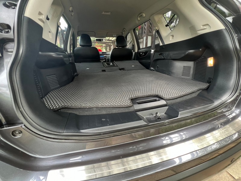Nissan  X-Trail 2.0 2WD玩美影音版-環景影像系統-車道變換輔助系統-光感應自動頭燈 | 新北市汽車商業同業公會｜TACA優良車商聯盟｜中古、二手車買車賣車公會認證保固