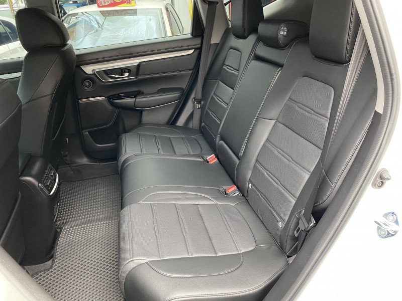 Honda  CR-V 金鑽店~CR-V 1.5 VTi-S 白 里程保證只跑6萬多公里 ACC主動跟車全速域 車道維持 變換 偏離 輔助系統 AEB自動煞停 遠光燈自動控制 斜坡起步輔助 循跡防滑 6安 胎壓監控 免鑰啟動車門鎖 定速 倒車影像 導航 多功能影音 右側影像無死角 後座出風口 LED頭燈 日行燈 尾燈 等多項配備！ | 新北市汽車商業同業公會｜TACA優良車商聯盟｜中古、二手車買車賣車公會認證保固