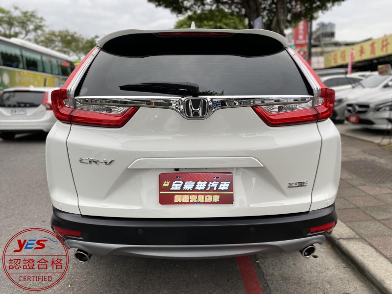 Honda  CR-V 金鑽店~CR-V 1.5 VTi-S 白 里程保證只跑6萬多公里 ACC主動跟車全速域 車道維持 變換 偏離 輔助系統 AEB自動煞停 遠光燈自動控制 斜坡起步輔助 循跡防滑 6安 胎壓監控 免鑰啟動車門鎖 定速 倒車影像 導航 多功能影音 右側影像無死角 後座出風口 LED頭燈 日行燈 尾燈 等多項配備！ | 新北市汽車商業同業公會｜TACA優良車商聯盟｜中古、二手車買車賣車公會認證保固