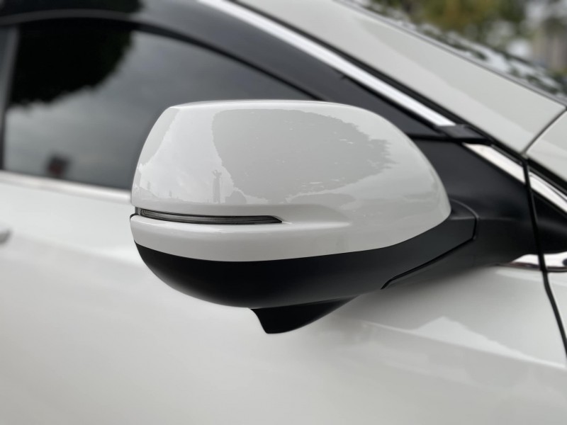 Honda  CR-V 金鑽店~CR-V 1.5 VTi-S 白 里程保證只跑6萬多公里 ACC主動跟車全速域 車道維持 變換 偏離 輔助系統 AEB自動煞停 遠光燈自動控制 斜坡起步輔助 循跡防滑 6安 胎壓監控 免鑰啟動車門鎖 定速 倒車影像 導航 多功能影音 右側影像無死角 後座出風口 LED頭燈 日行燈 尾燈 等多項配備！ | 新北市汽車商業同業公會｜TACA優良車商聯盟｜中古、二手車買車賣車公會認證保固