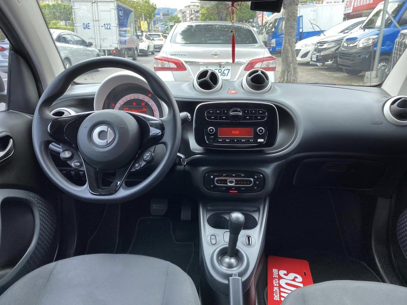 Smart  SMART FORTWO 金鑽店~SMART 2人座 里程3萬和選配全景天窗 車況超級優！市場非常缺車 有興趣的朋友 要快喔！ | 新北市汽車商業同業公會｜TACA優良車商聯盟｜中古、二手車買車賣車公會認證保固