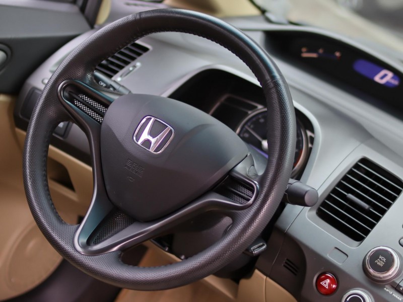 Honda  Civic 會長の店認證車☆五重送專案☆新進美容整備中～省油絕佳代步車‧天窗小改款1.8‧自用車‧原廠保養記錄‧極美漂亮車 | 新北市汽車商業同業公會｜TACA優良車商聯盟｜中古、二手車買車賣車公會認證保固