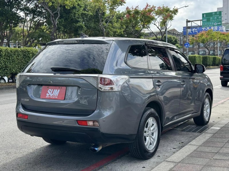 Mitsubishi  Outlander 金鑽店~Outlander 2.4 定速3安 里程保證 安卓機 倒車影像 導航 方向盤快控鍵 恆溫空調 等多項配備！ | 新北市汽車商業同業公會｜TACA優良車商聯盟｜中古、二手車買車賣車公會認證保固