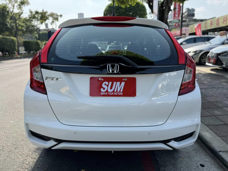 Honda  FIT 金鑽店~FIT 1.5頂級S版 ㄧ手車 里程保證6萬多公里 循跡防滑 胎壓監控 斜坡起步輔助 6安 免鑰啟動車門鎖 定速 恆溫空調 換檔撥片 原廠多功能大螢幕等多項配備！ | 新北市汽車商業同業公會｜TACA優良車商聯盟｜中古、二手車買車賣車公會認證保固