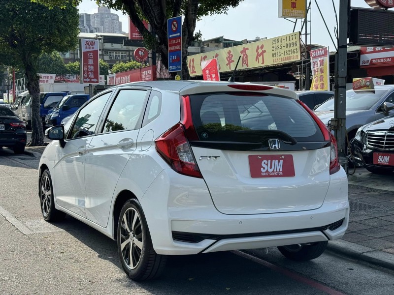 Honda  FIT 金鑽店~FIT 1.5頂級S版 ㄧ手車 里程保證6萬多公里 循跡防滑 胎壓監控 斜坡起步輔助 6安 免鑰啟動車門鎖 定速 恆溫空調 換檔撥片 原廠多功能大螢幕等多項配備！ | 新北市汽車商業同業公會｜TACA優良車商聯盟｜中古、二手車買車賣車公會認證保固