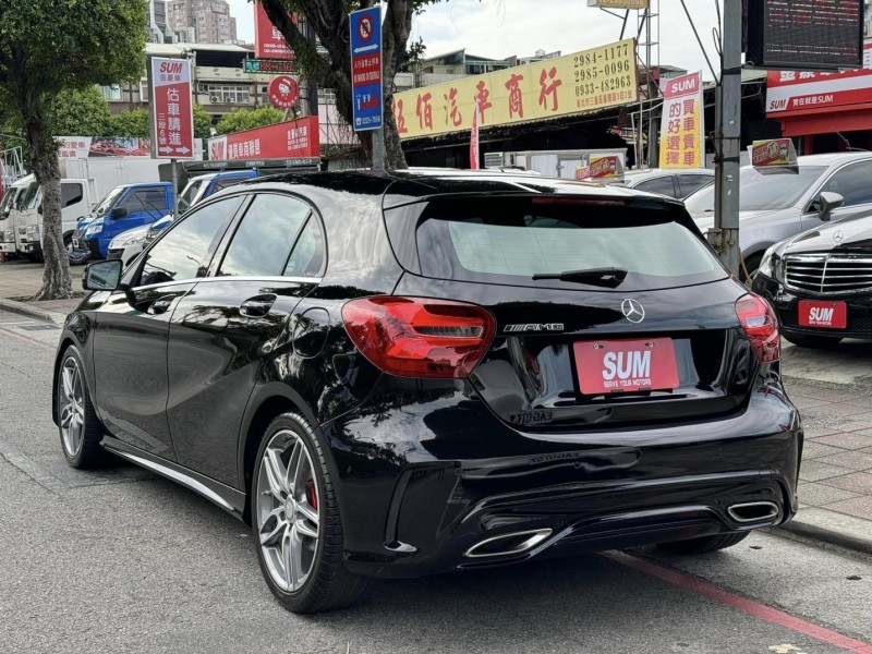 Mercedes-Benz/賓士   A-CLASS  A180 金鑽店~賓士總代理A180 AMG版 黑色5門掀背 里程保證9萬多公里 循跡防滑 主動安全預防系統 胎壓監控 9安 免鑰啟動車門鎖 定速 自動停車 雨滴感應雨刷 倒車影像 恆溫空調 換檔撥片 電動記憶座椅 後座出風口 LED頭燈 日行燈 空力套件 等多項配備！ | 新北市汽車商業同業公會｜TACA優良車商聯盟｜中古、二手車買車賣車公會認證保固