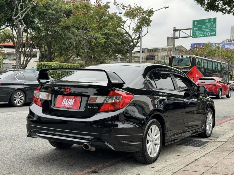 Honda  Civic 金鑽店~Civic 九代 1.8 VTi-S 黑色 4安 定速 天窗 多功能大螢幕 導航 藍芽系統 換檔撥片 恆溫空調HID頭燈 等多項配備！ 省油代步車 | 新北市汽車商業同業公會｜TACA優良車商聯盟｜中古、二手車買車賣車公會認證保固