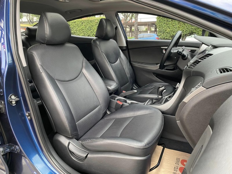 Hyundai  Elantra 金鑽店~Elantra EX 1.8 寶藍 6安 循跡防滑 免鑰啟動車門鎖 定速 安卓機 倒車影像 光感應頭燈 雨滴感應雨刷 天窗 恆溫空調 方向盤快控鍵 後座出風口 等多項配備！ | 新北市汽車商業同業公會｜TACA優良車商聯盟｜中古、二手車買車賣車公會認證保固