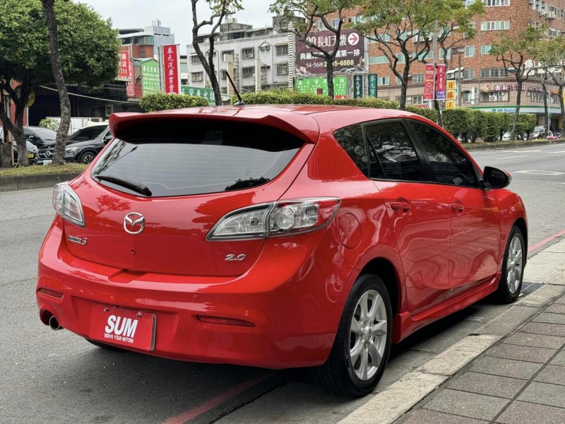 Mazda  Mazda3 金鑽店~馬3 紅 2.0 雙安 免鑰匙啟動車門鎖 天窗 安卓機 方向盤快控鍵 換檔撥片 恆溫空調 分區恆溫 HID頭燈 等多項配備！ | 新北市汽車商業同業公會｜TACA優良車商聯盟｜中古、二手車買車賣車公會認證保固